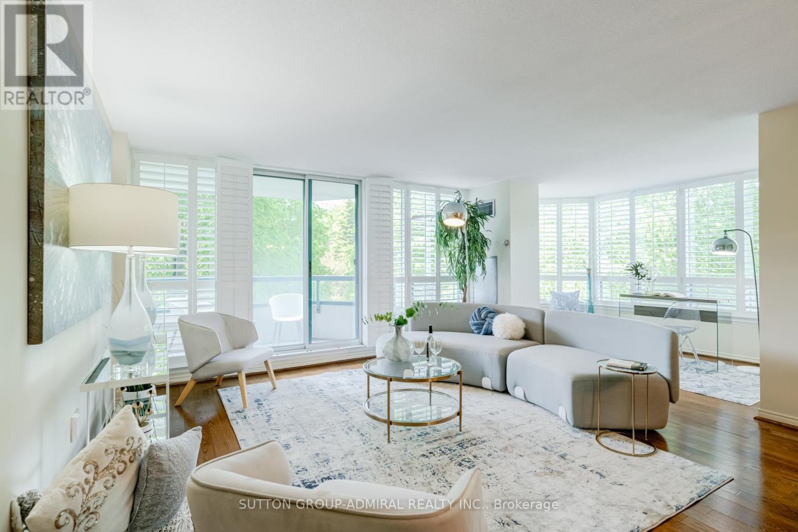 












311 - 7250 YONGE STREET

,
Vaughan (Crestwood-Springfarm-Yorkhill),




Ontario
L4J7X1

