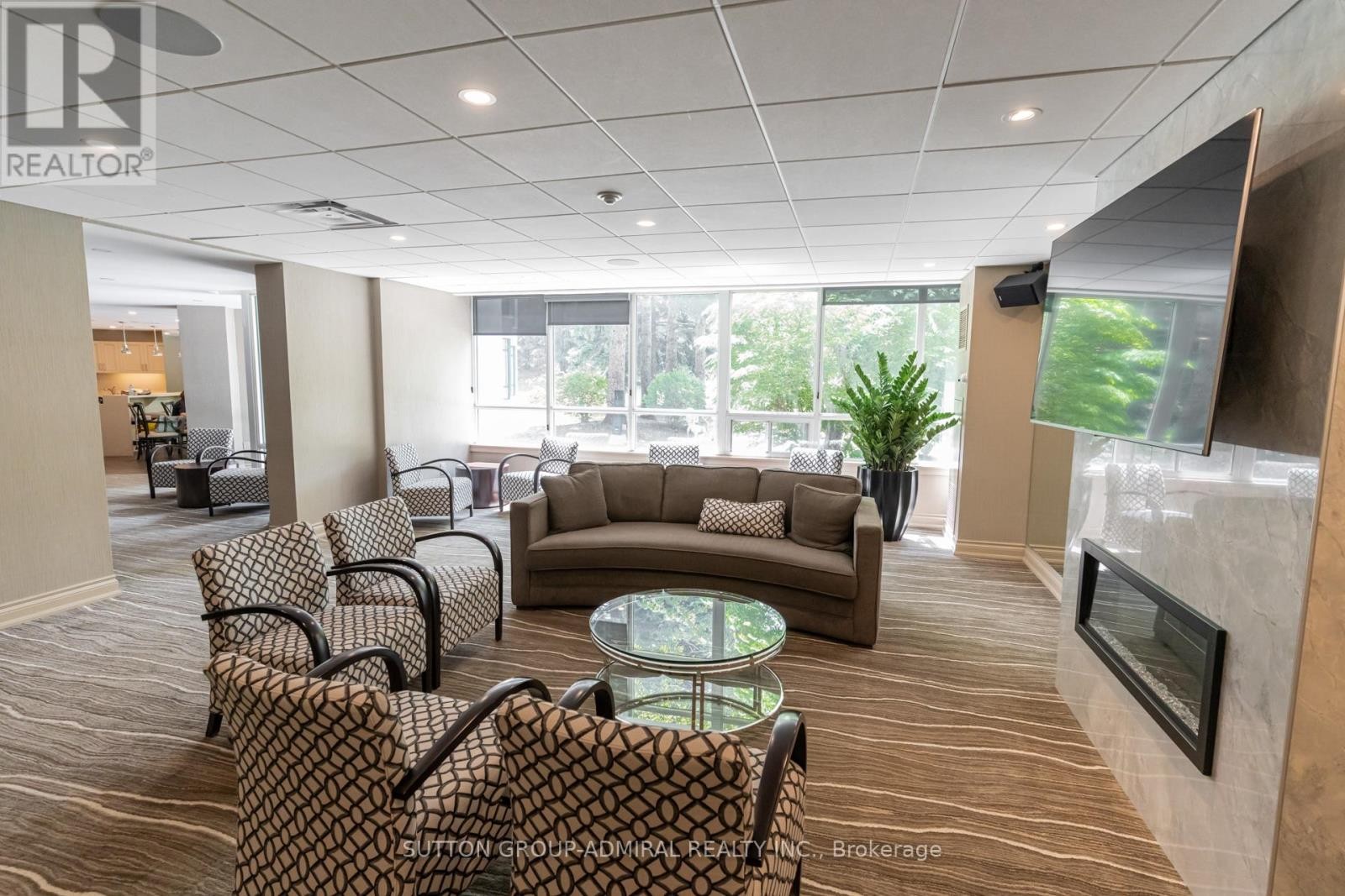 












311 - 7250 YONGE STREET

,
Vaughan (Crestwood-Springfarm-Yorkhill),




Ontario
L4J7X1

