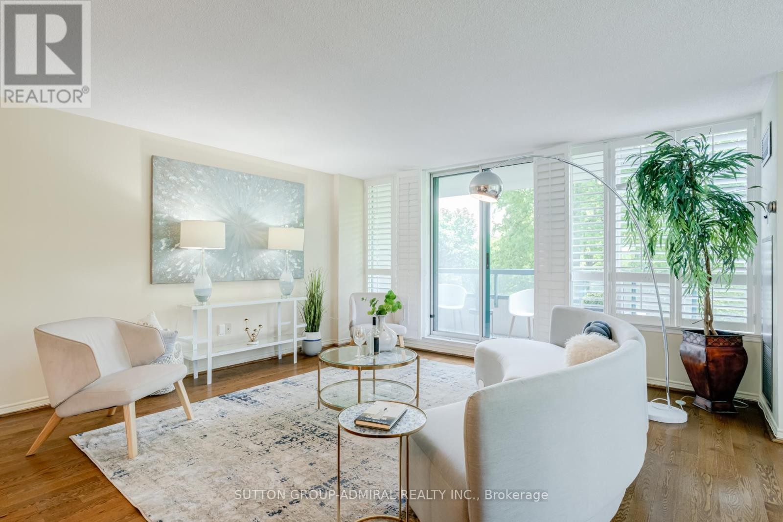 












311 - 7250 YONGE STREET

,
Vaughan (Crestwood-Springfarm-Yorkhill),




Ontario
L4J7X1

