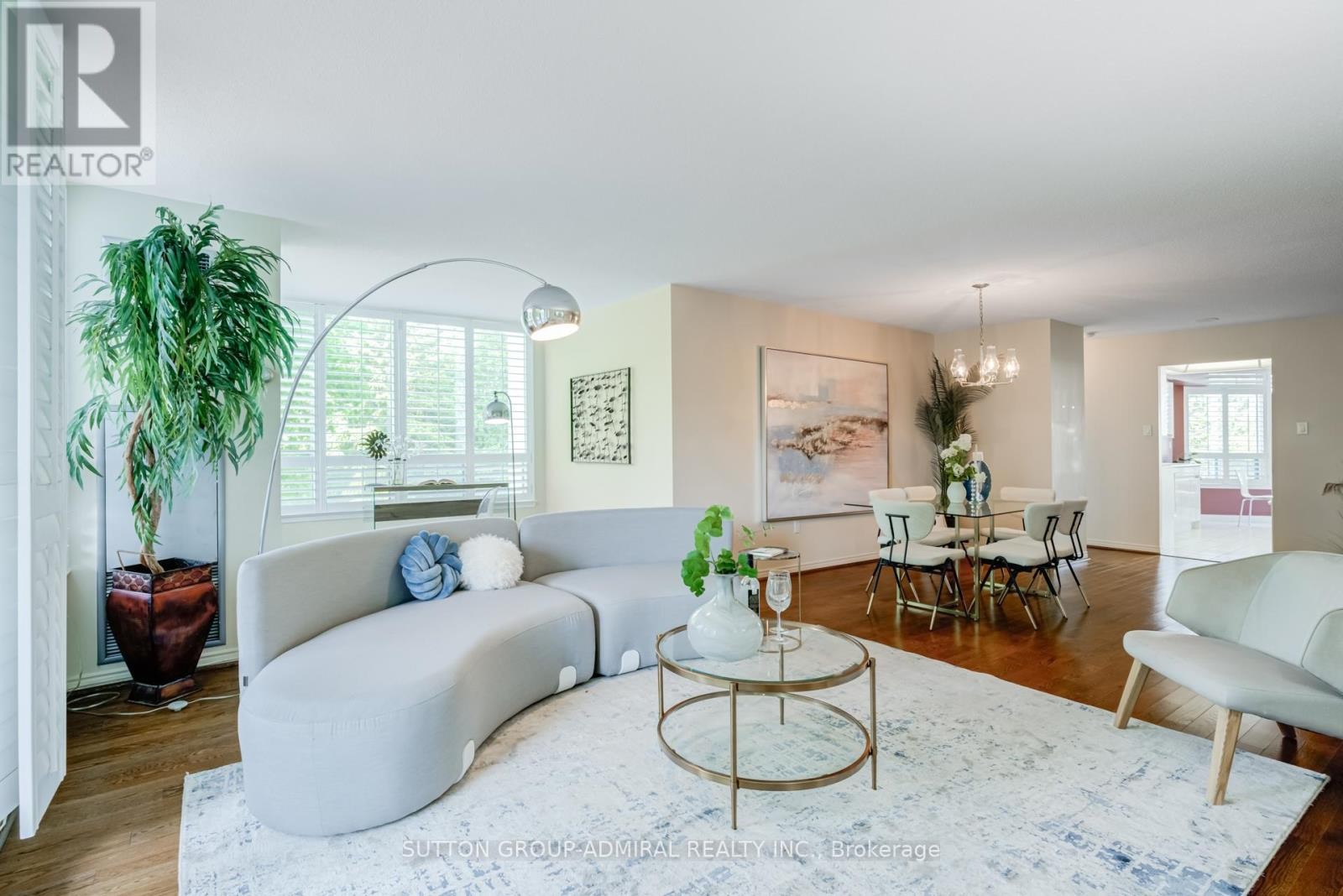 












311 - 7250 YONGE STREET

,
Vaughan (Crestwood-Springfarm-Yorkhill),




Ontario
L4J7X1

