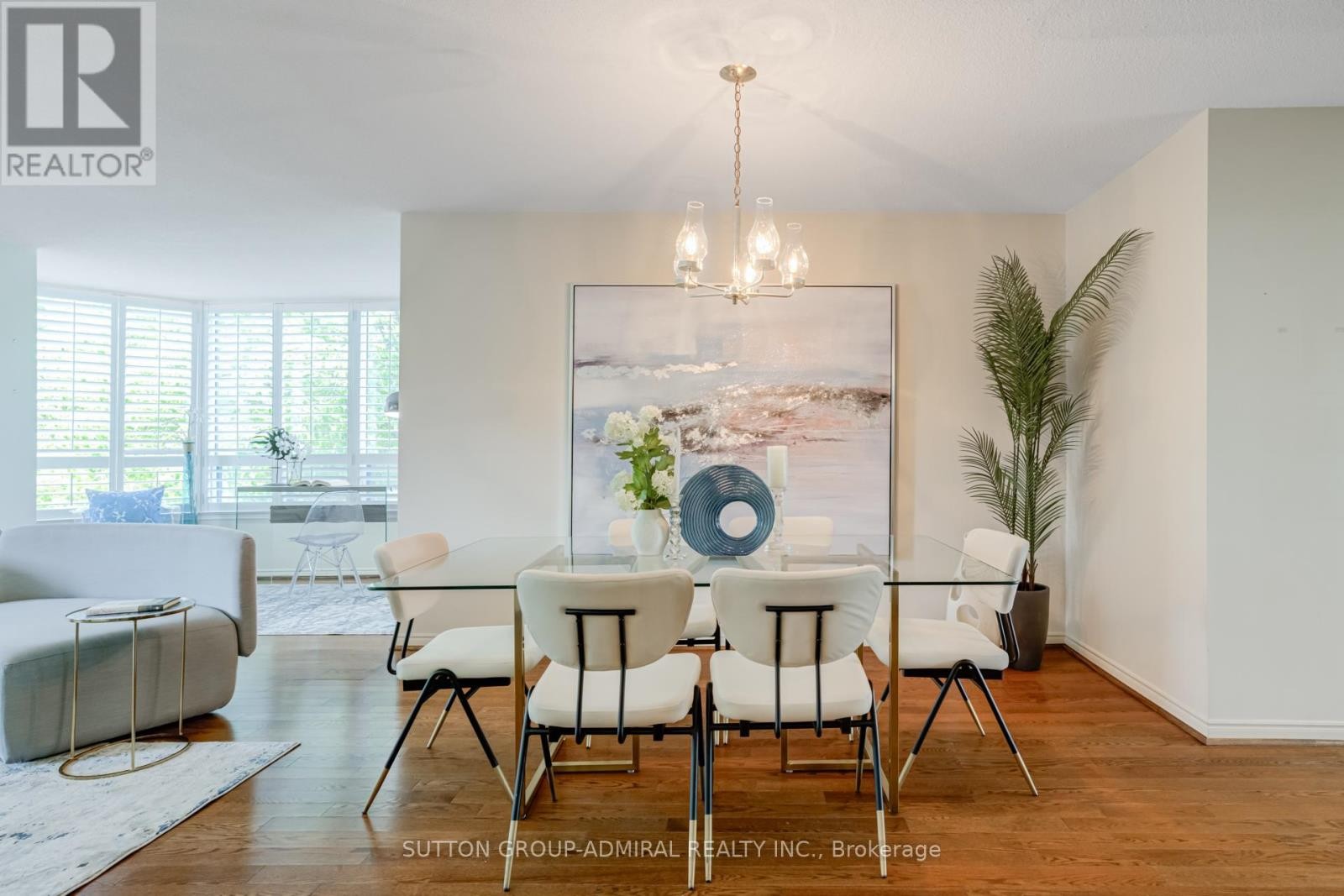 












311 - 7250 YONGE STREET

,
Vaughan (Crestwood-Springfarm-Yorkhill),




Ontario
L4J7X1

