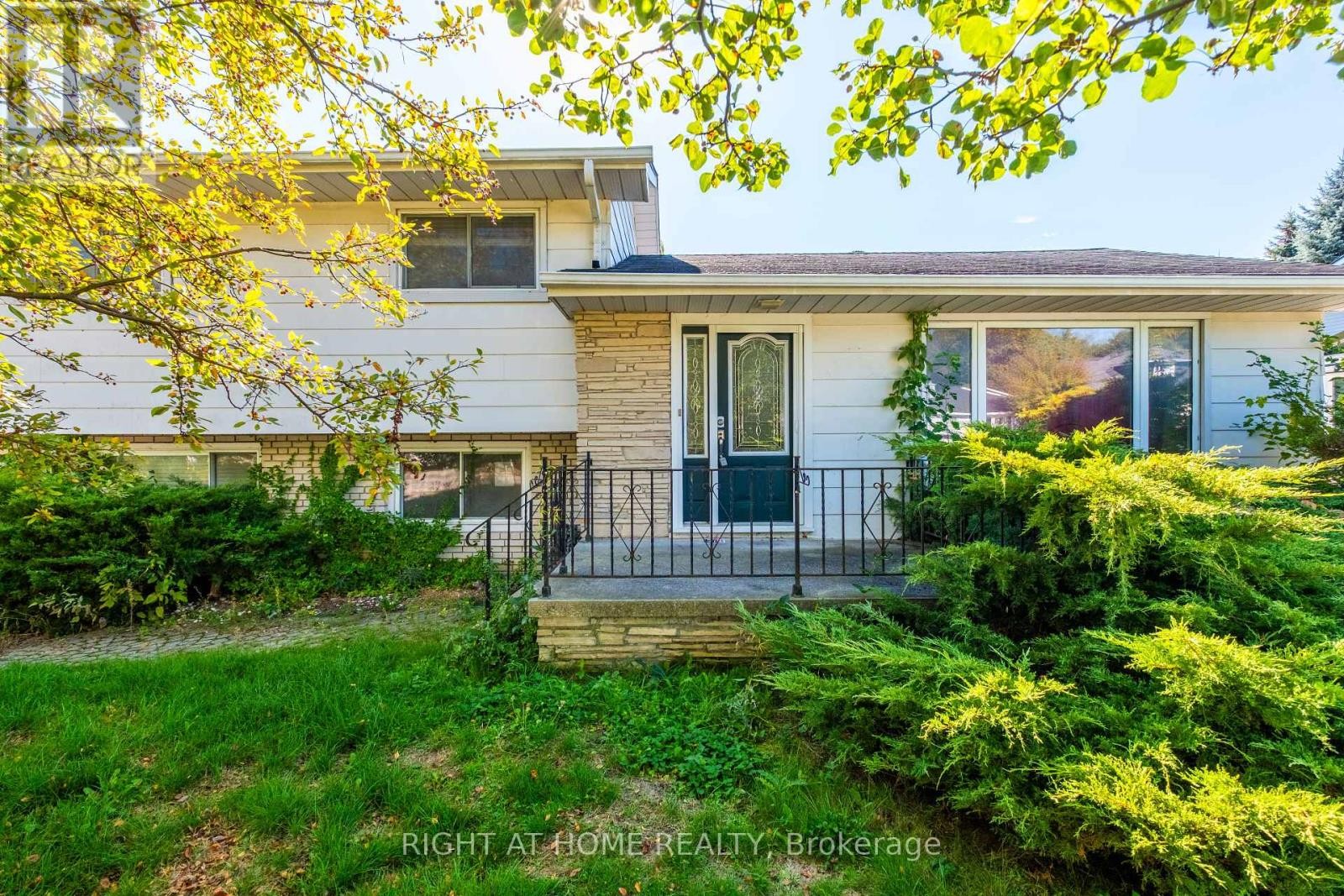 












275 MIAMI DRIVE

,
Georgina (Keswick South),




Ontario
L4P2Z5

