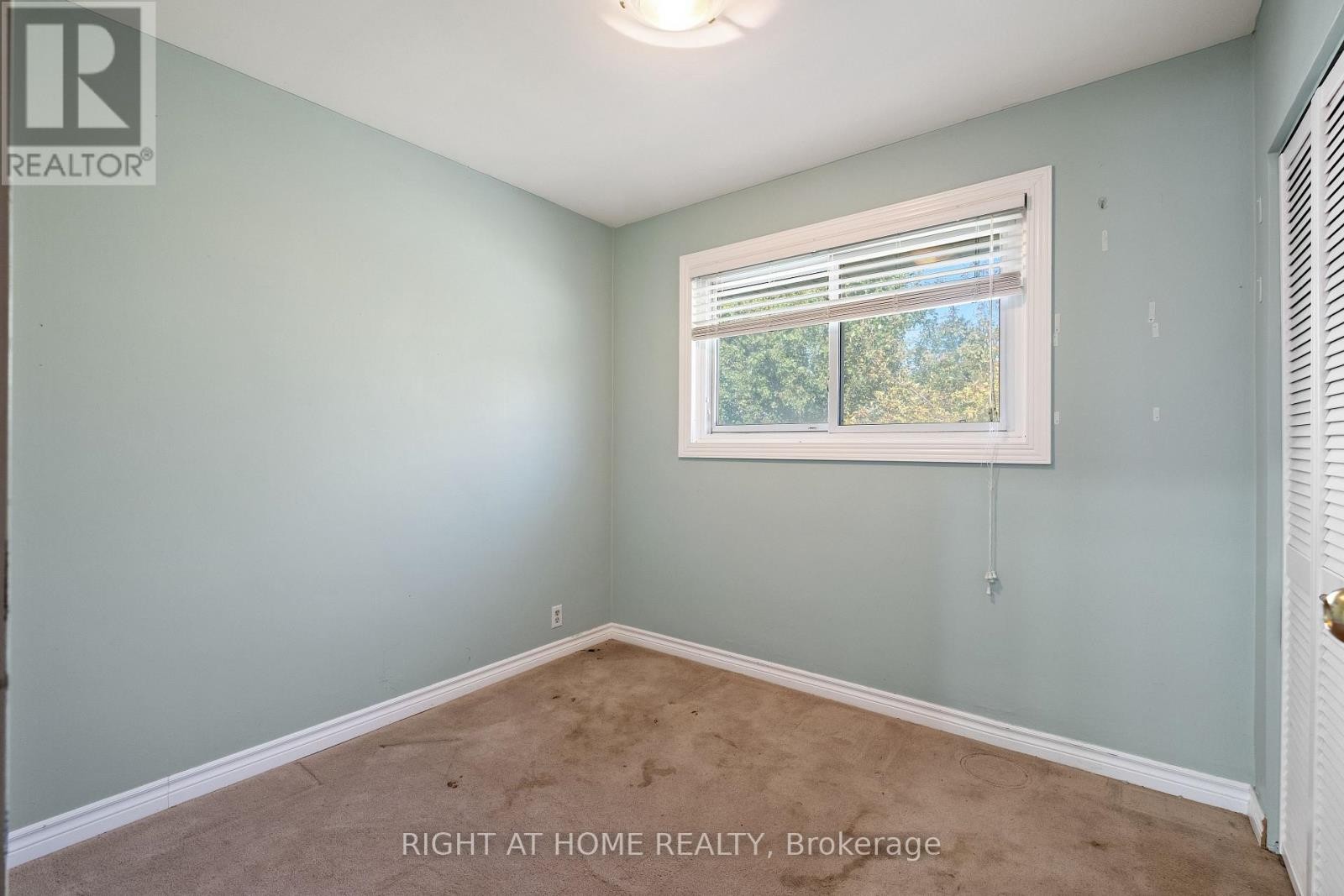 












275 MIAMI DRIVE

,
Georgina (Keswick South),




Ontario
L4P2Z5

