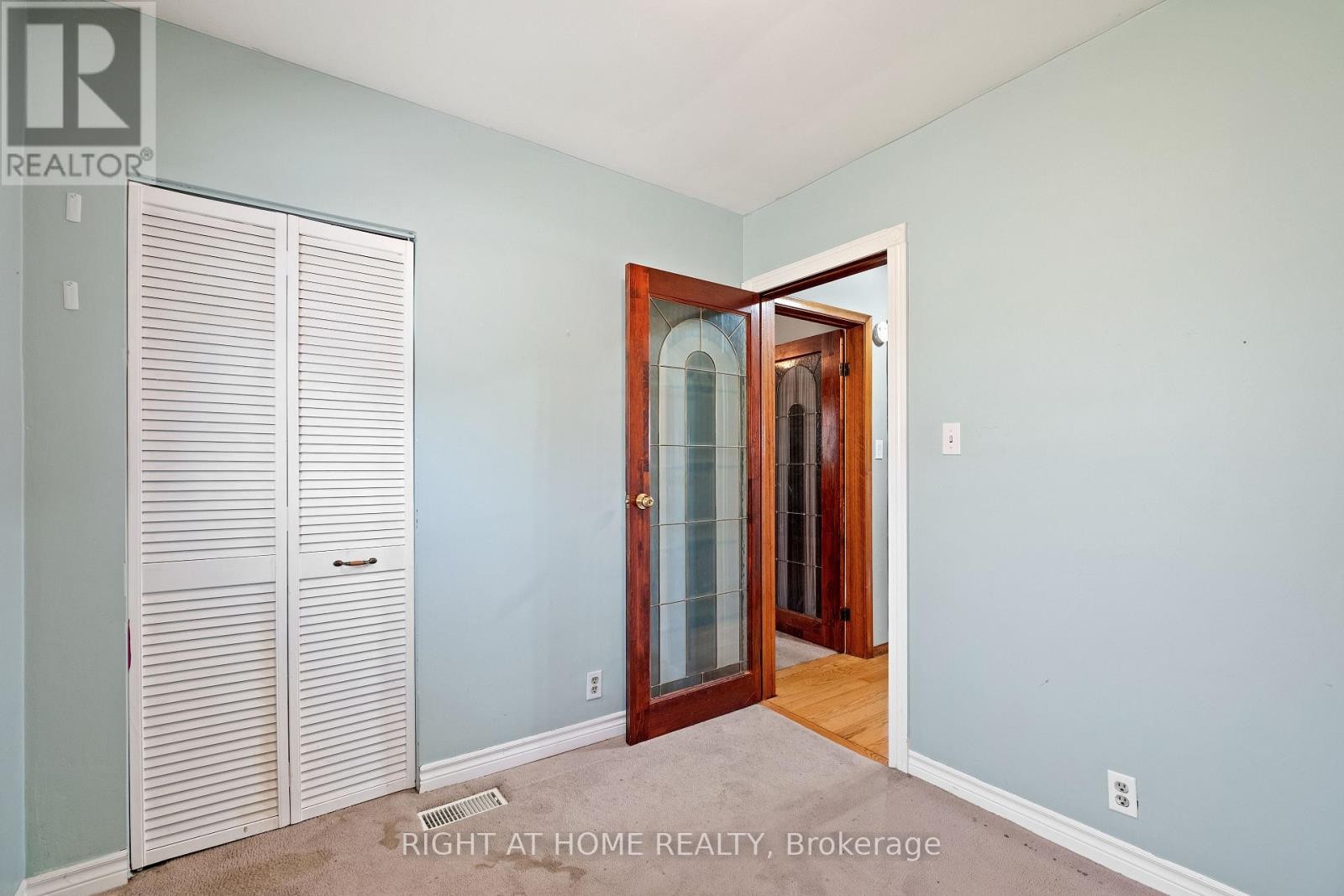 












275 MIAMI DRIVE

,
Georgina (Keswick South),




Ontario
L4P2Z5

