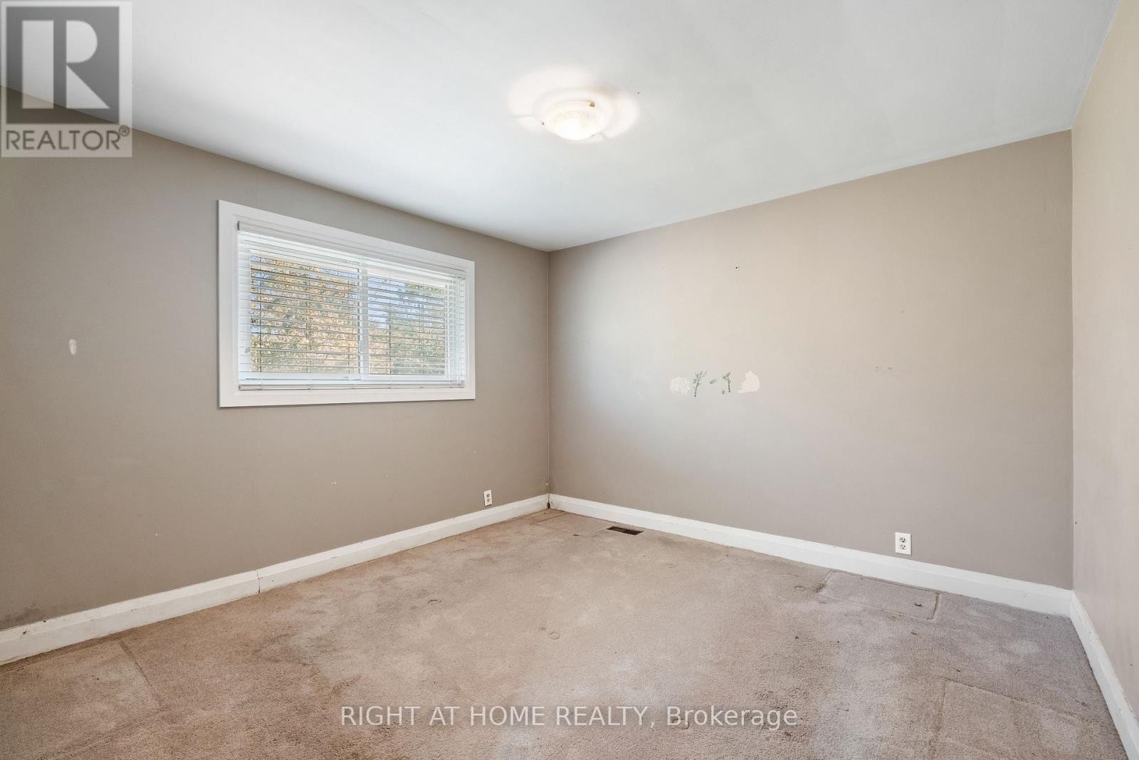 












275 MIAMI DRIVE

,
Georgina (Keswick South),




Ontario
L4P2Z5

