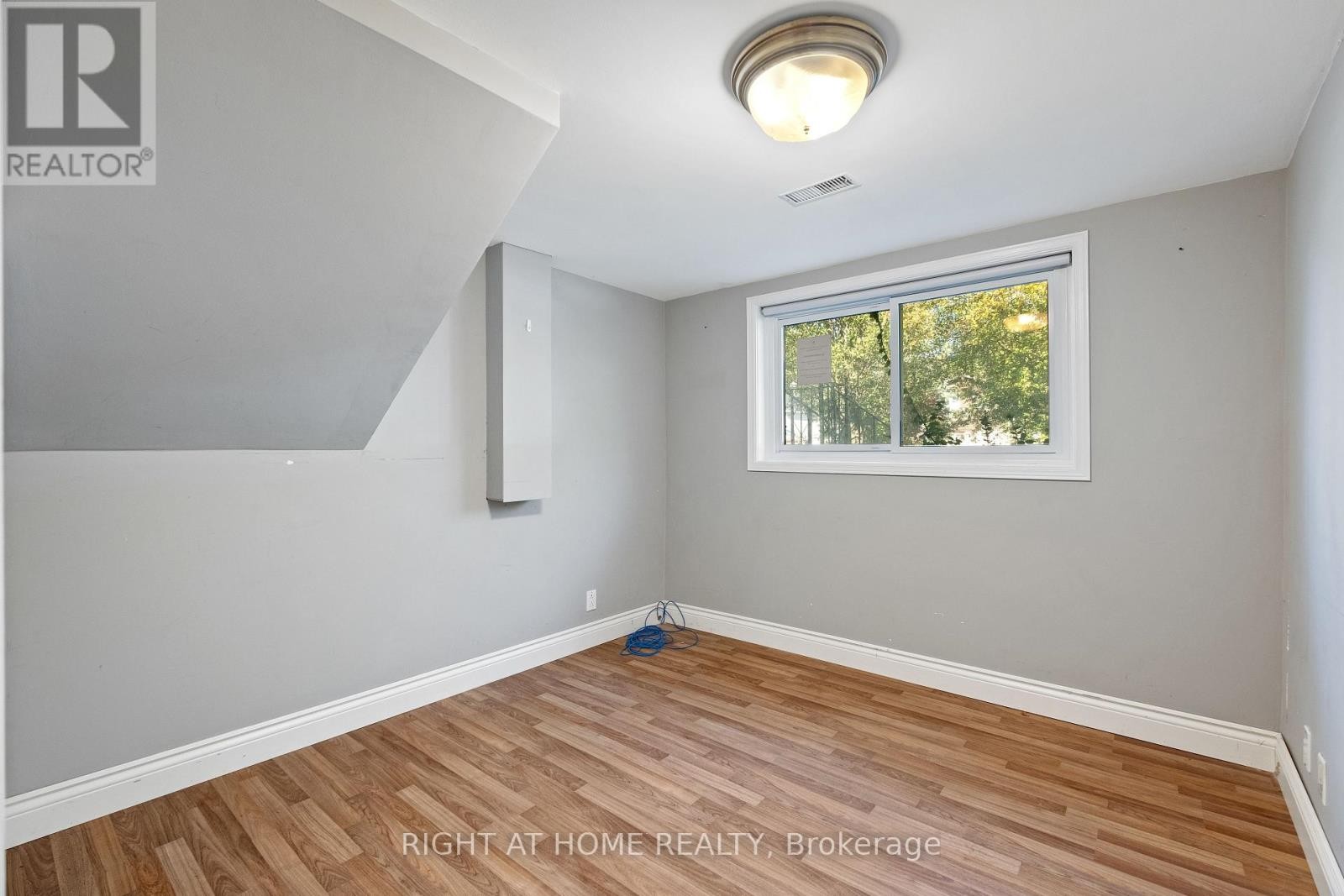 












275 MIAMI DRIVE

,
Georgina (Keswick South),




Ontario
L4P2Z5

