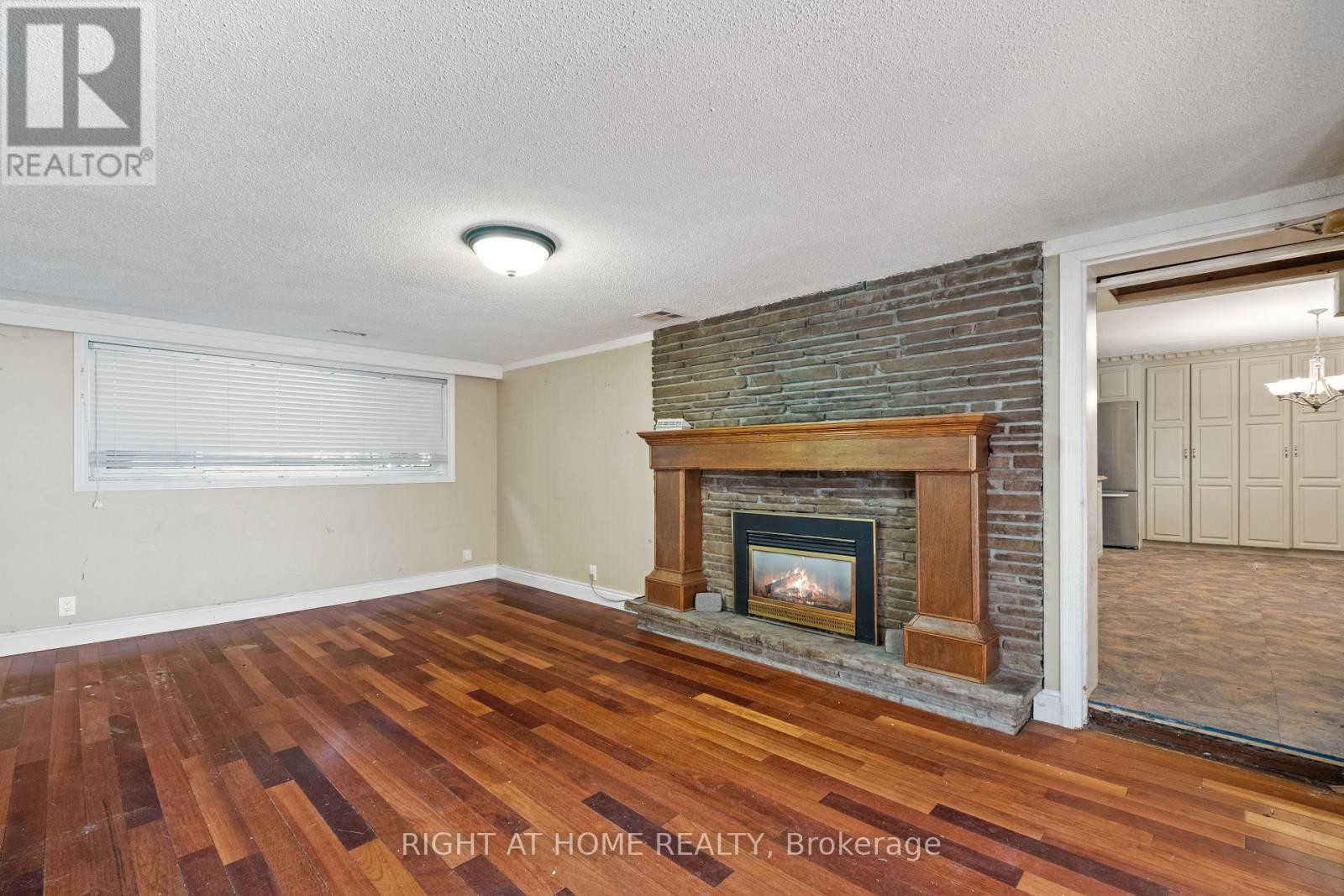 












275 MIAMI DRIVE

,
Georgina (Keswick South),




Ontario
L4P2Z5

