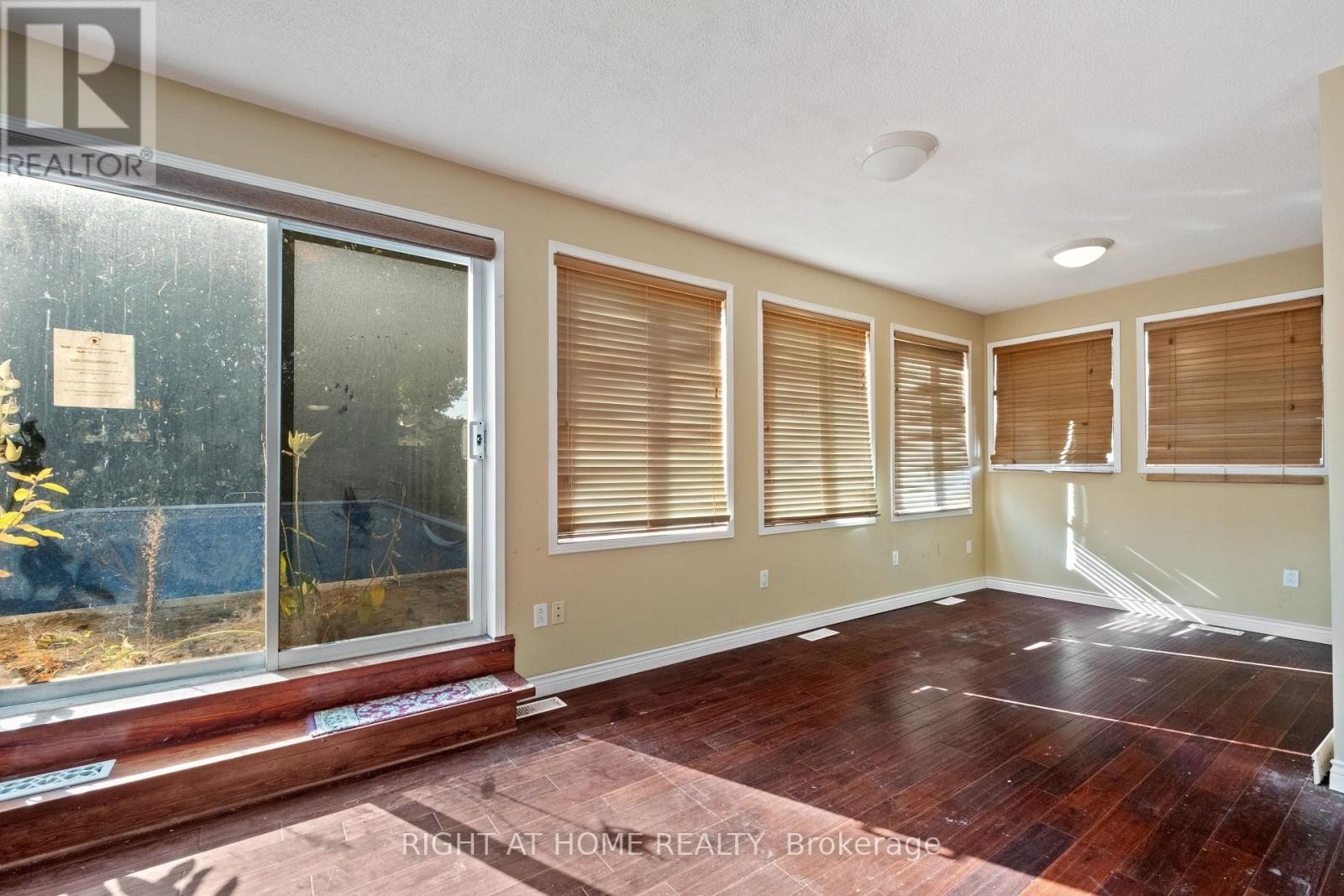 












275 MIAMI DRIVE

,
Georgina (Keswick South),




Ontario
L4P2Z5

