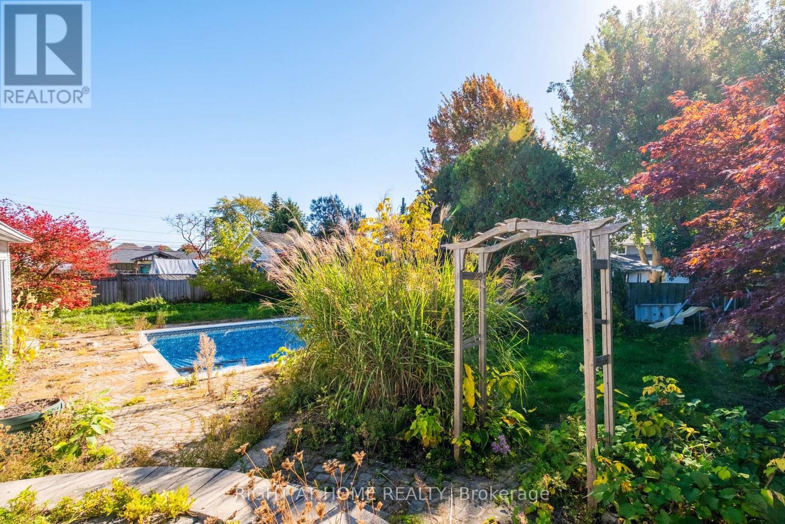 












275 MIAMI DRIVE

,
Georgina (Keswick South),




Ontario
L4P2Z5

