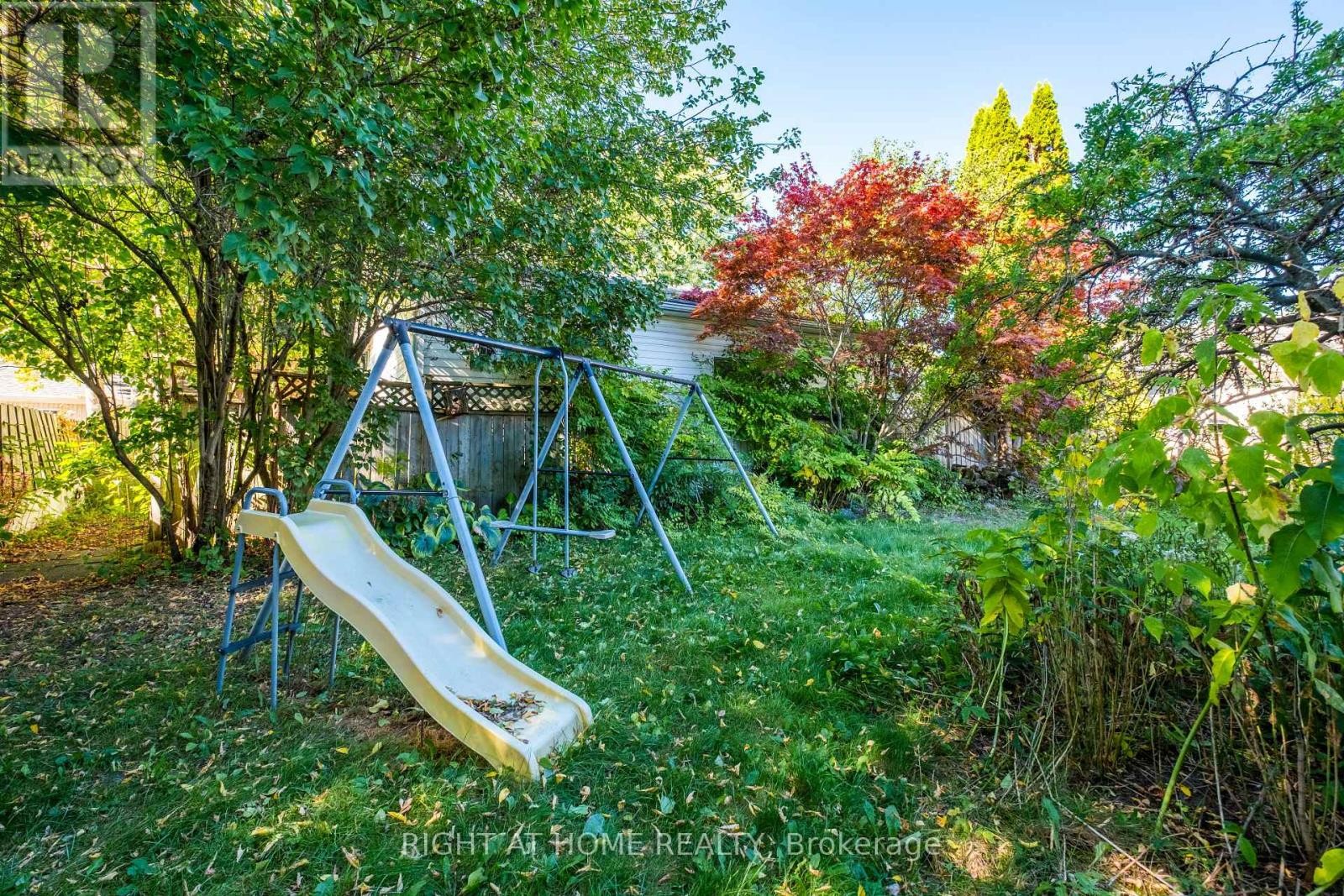 












275 MIAMI DRIVE

,
Georgina (Keswick South),




Ontario
L4P2Z5

