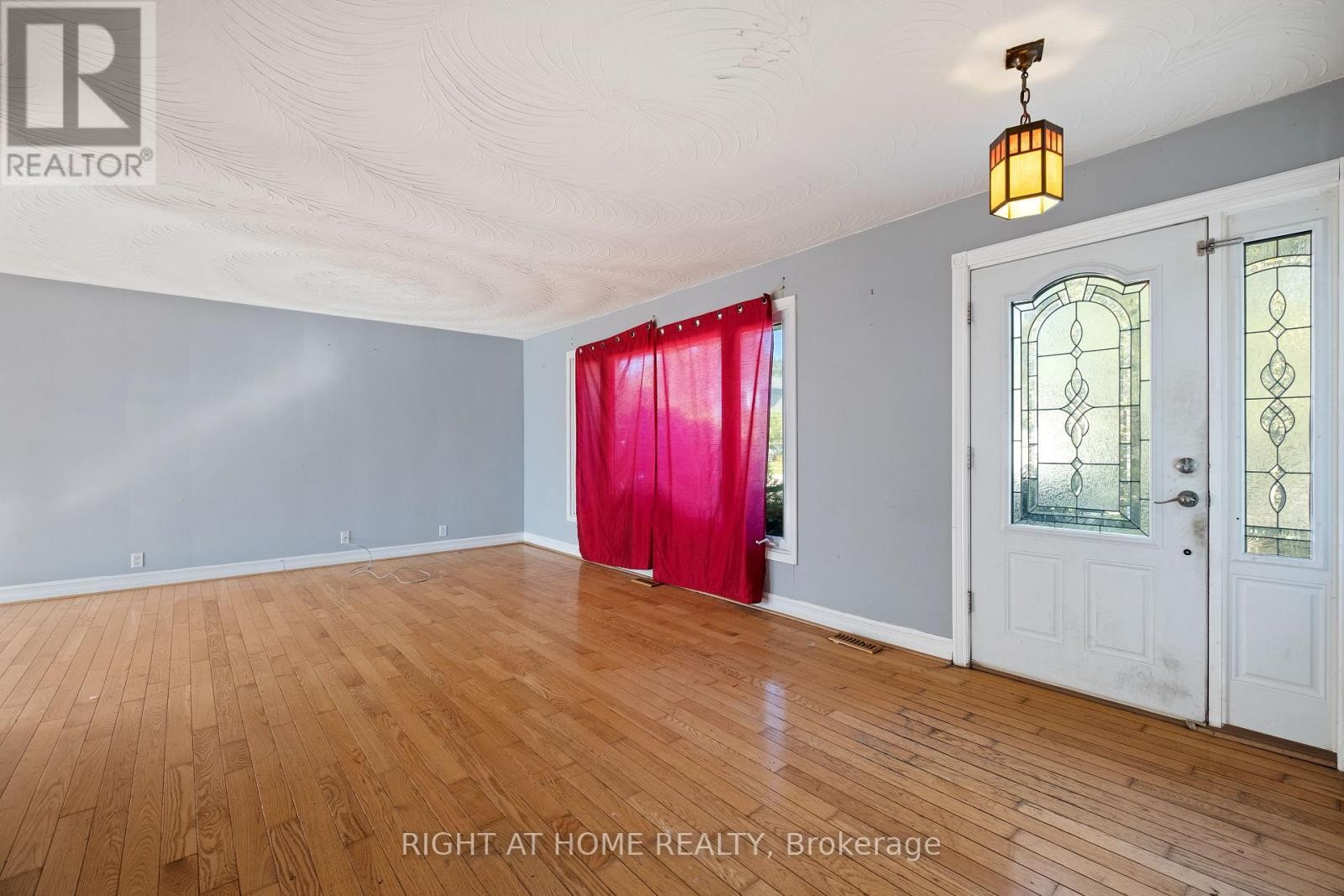 












275 MIAMI DRIVE

,
Georgina (Keswick South),




Ontario
L4P2Z5

