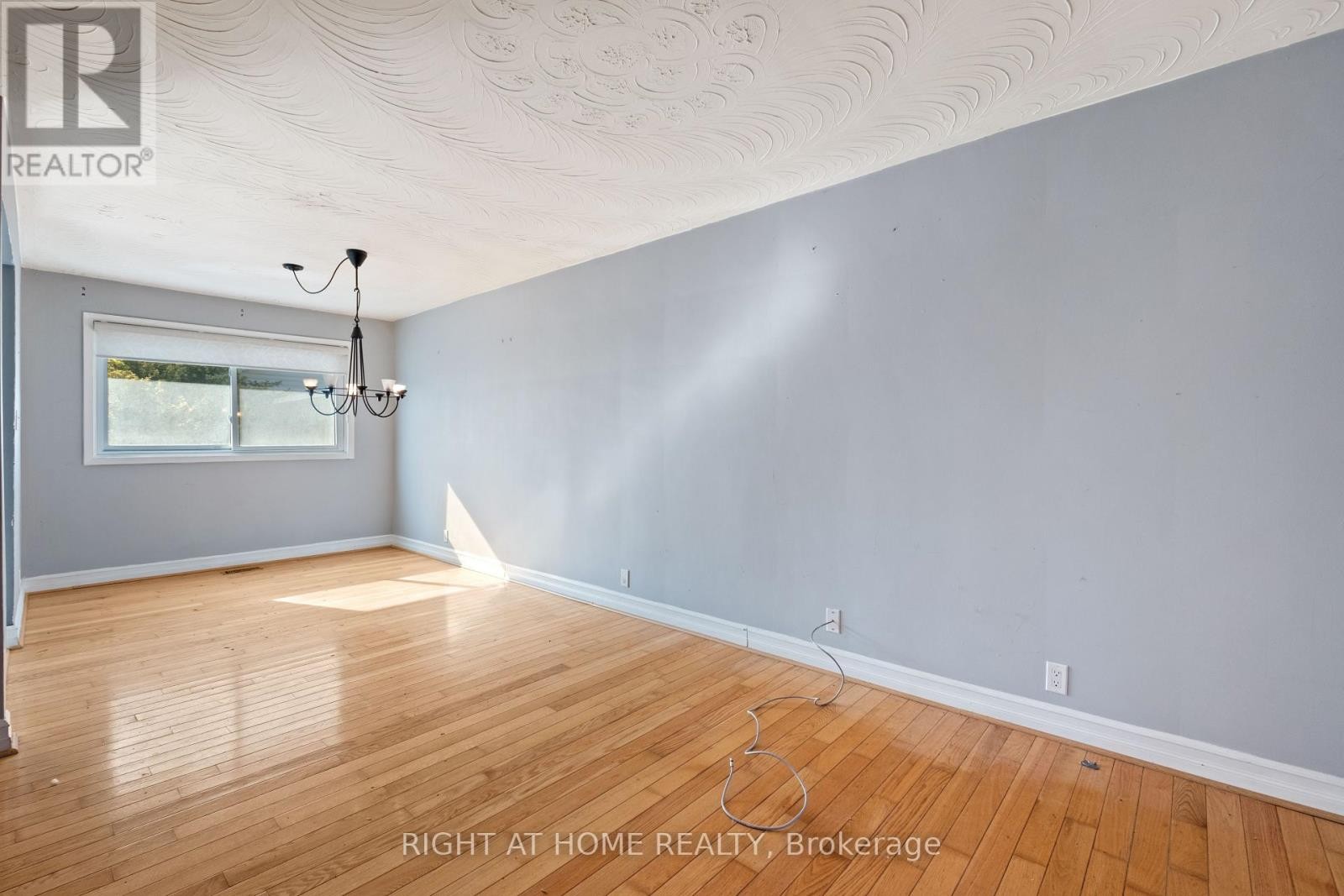 












275 MIAMI DRIVE

,
Georgina (Keswick South),




Ontario
L4P2Z5

