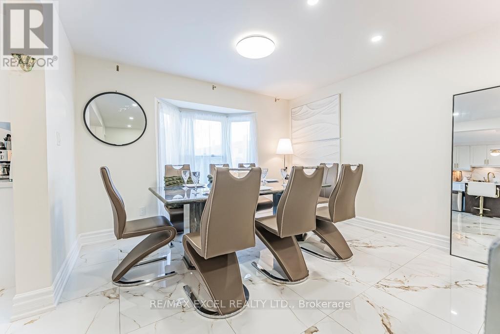 












311 CONLEY STREET

,
Vaughan (Lakeview Estates),




Ontario
L4J2Z3

