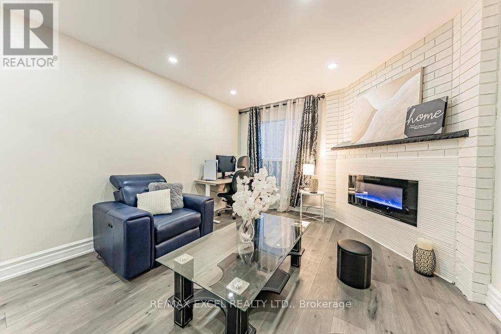 












311 CONLEY STREET

,
Vaughan (Lakeview Estates),




Ontario
L4J2Z3

