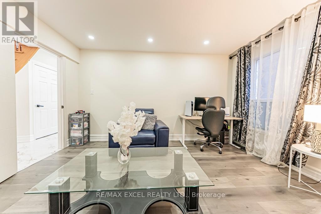 












311 CONLEY STREET

,
Vaughan (Lakeview Estates),




Ontario
L4J2Z3

