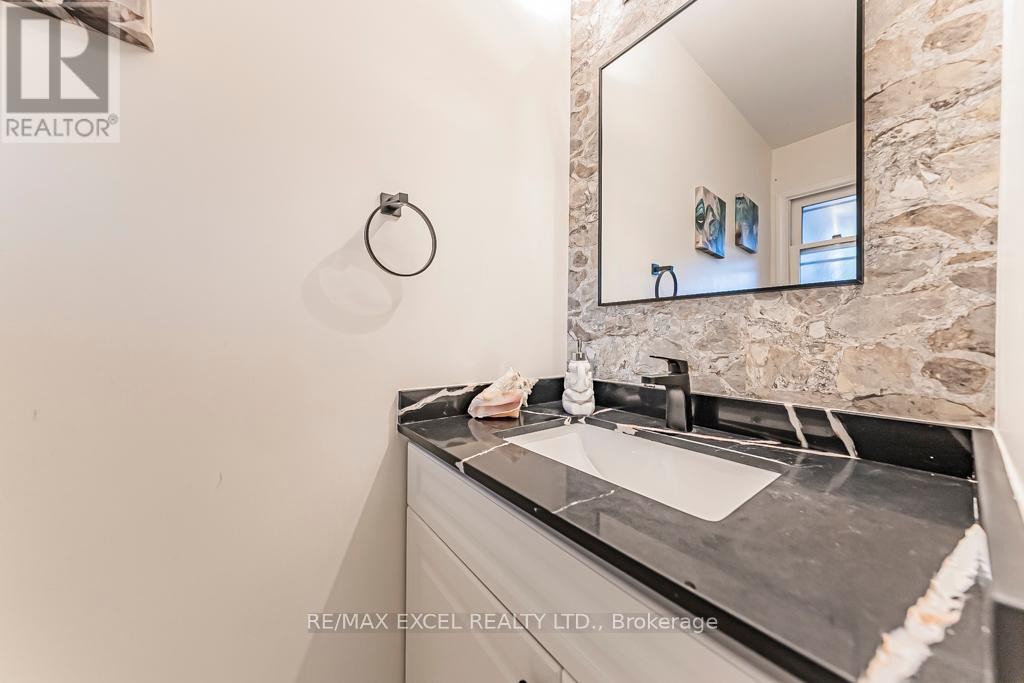 












311 CONLEY STREET

,
Vaughan (Lakeview Estates),




Ontario
L4J2Z3

