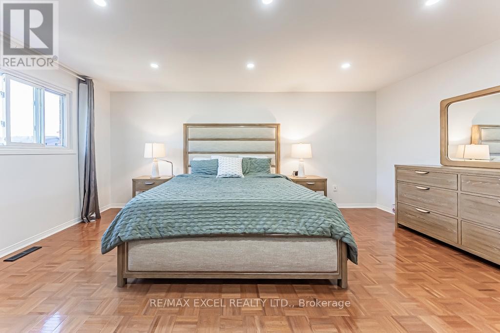 












311 CONLEY STREET

,
Vaughan (Lakeview Estates),




Ontario
L4J2Z3

