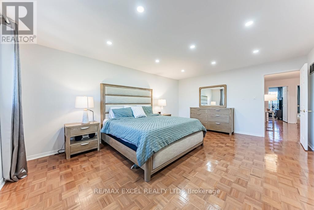 












311 CONLEY STREET

,
Vaughan (Lakeview Estates),




Ontario
L4J2Z3

