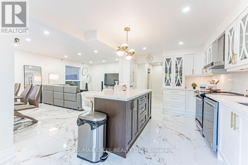 












311 CONLEY STREET

,
Vaughan (Lakeview Estates),




Ontario
L4J2Z3

