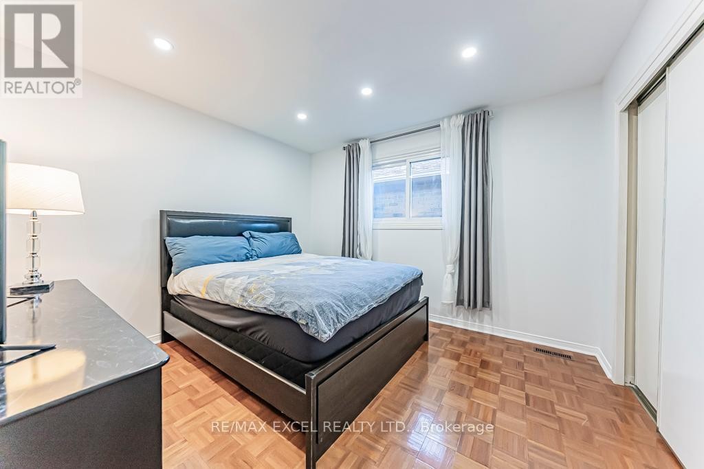 












311 CONLEY STREET

,
Vaughan (Lakeview Estates),




Ontario
L4J2Z3

