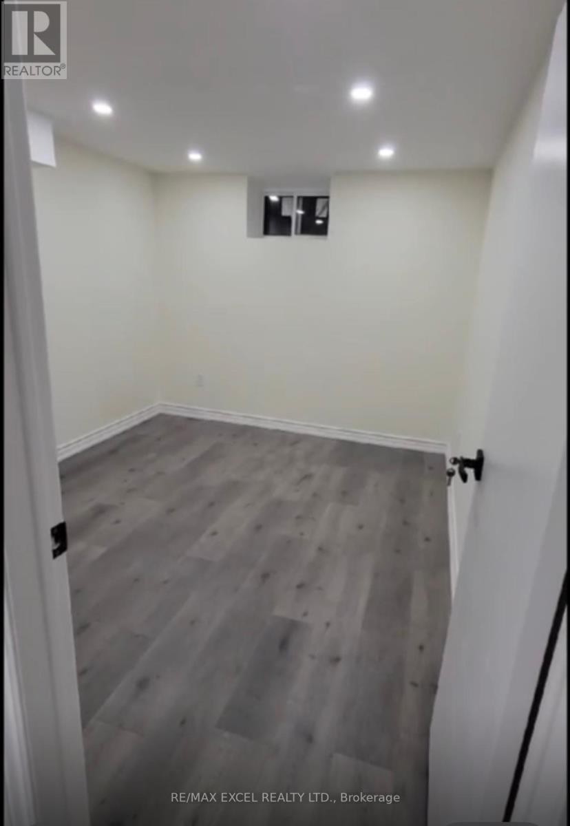 












311 CONLEY STREET

,
Vaughan (Lakeview Estates),




Ontario
L4J2Z3

