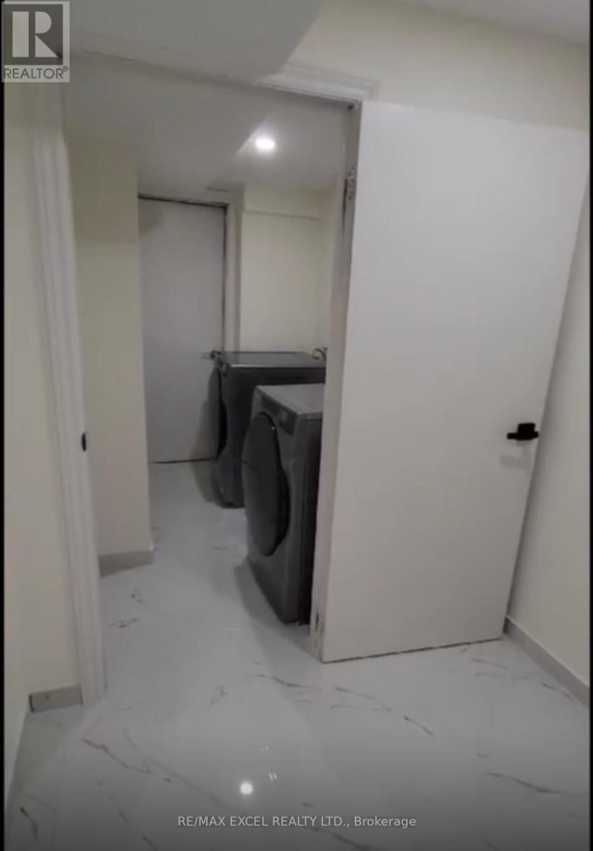 












311 CONLEY STREET

,
Vaughan (Lakeview Estates),




Ontario
L4J2Z3

