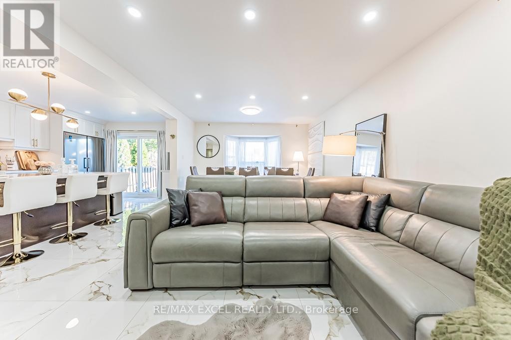 












311 CONLEY STREET

,
Vaughan (Lakeview Estates),




Ontario
L4J2Z3

