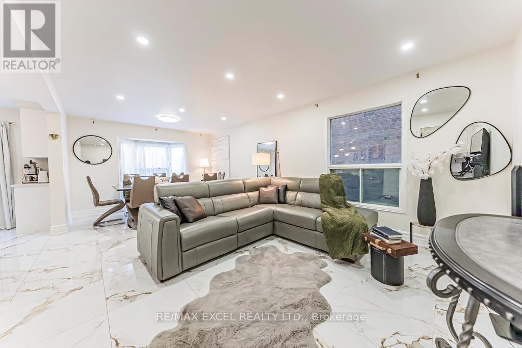 












311 CONLEY STREET

,
Vaughan (Lakeview Estates),




Ontario
L4J2Z3

