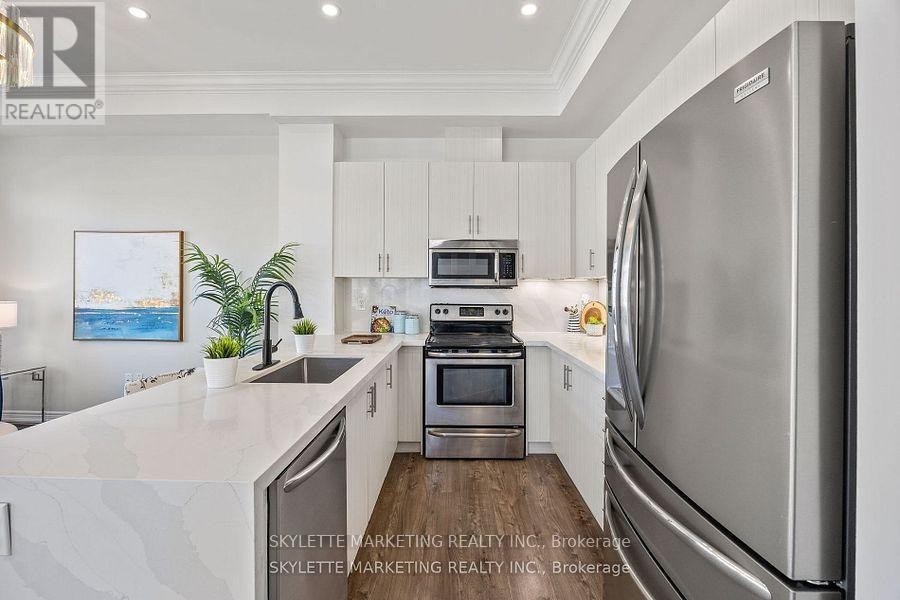 












2 CORNERBANK CRESCENT

,
Whitchurch-Stouffville (Stouffville),




Ontario
L4A1X1

