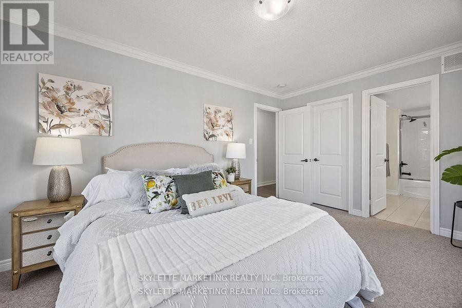 












2 CORNERBANK CRESCENT

,
Whitchurch-Stouffville (Stouffville),




Ontario
L4A1X1

