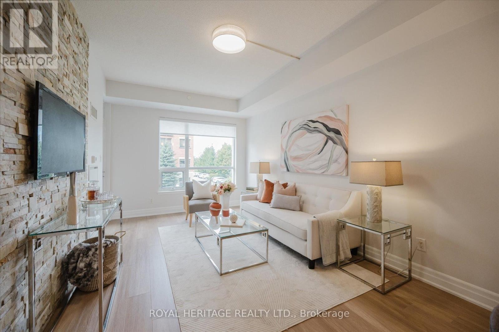 












215 - 111 CIVIC SQUARE GATE

,
Aurora (Bayview Wellington),




Ontario
L4G0S6

