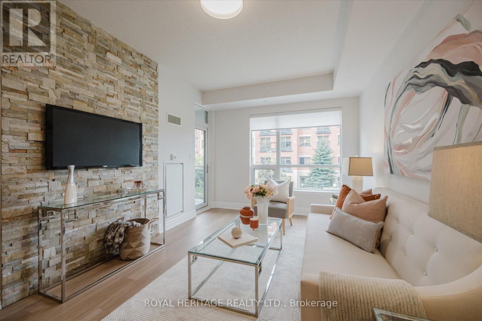 












215 - 111 CIVIC SQUARE GATE

,
Aurora (Bayview Wellington),




Ontario
L4G0S6

