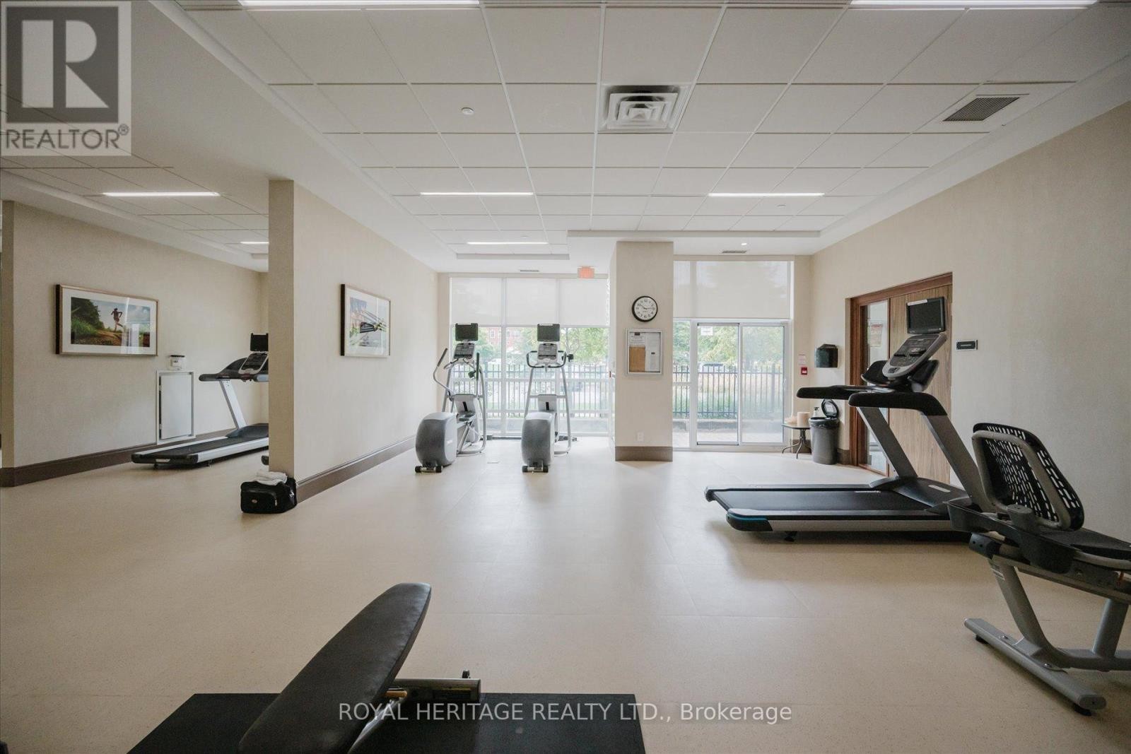 












215 - 111 CIVIC SQUARE GATE

,
Aurora (Bayview Wellington),




Ontario
L4G0S6

