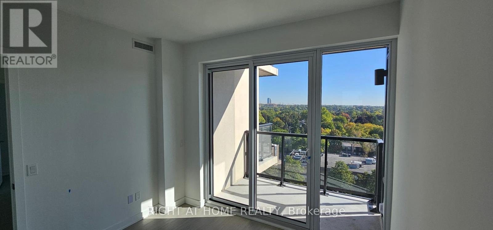 












818 - 8188 YONGE STREET

,
Vaughan (Uplands),




Ontario
L4J1W5

