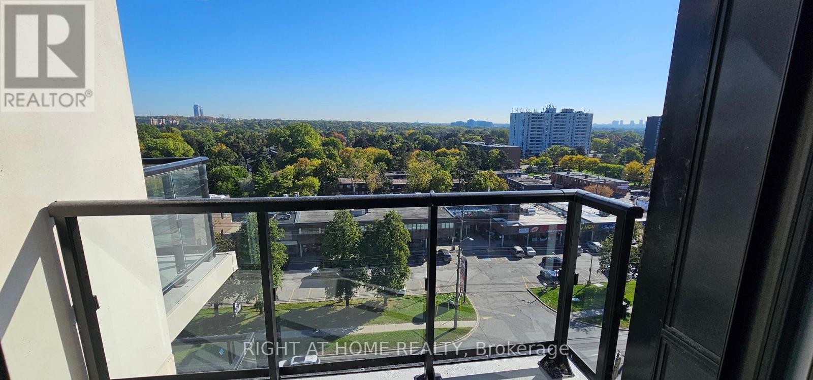 












818 - 8188 YONGE STREET

,
Vaughan (Uplands),




Ontario
L4J1W5

