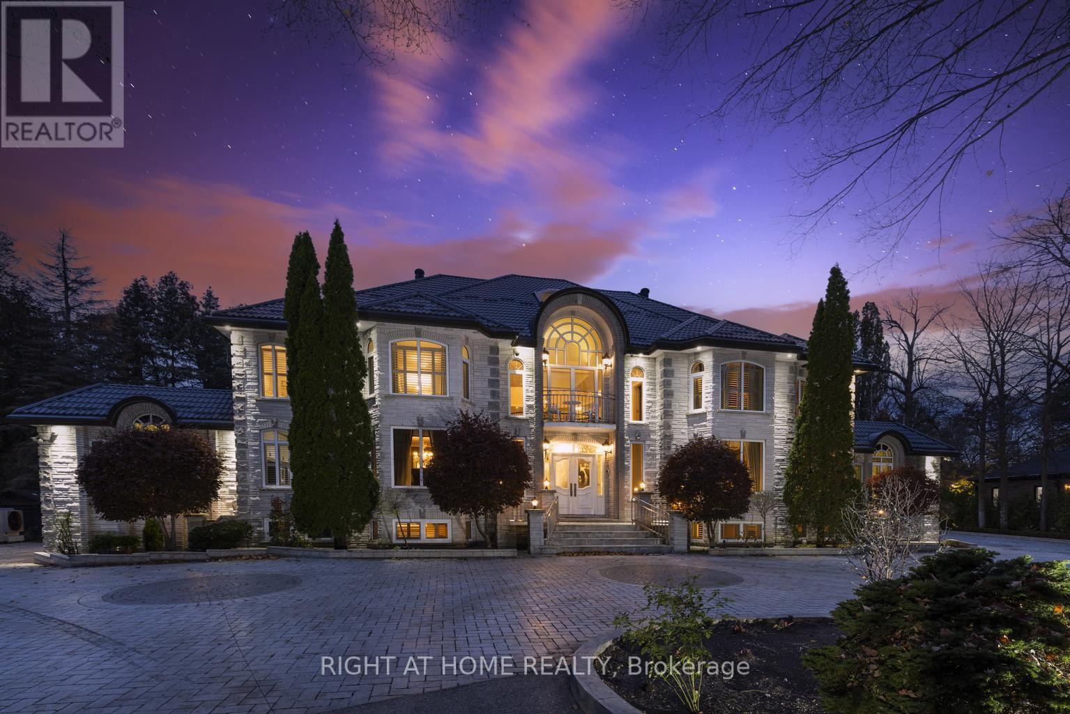 












38 SUGARBUSH COURT E

,
Vaughan (East Woodbridge),




Ontario
L4L2Z2

