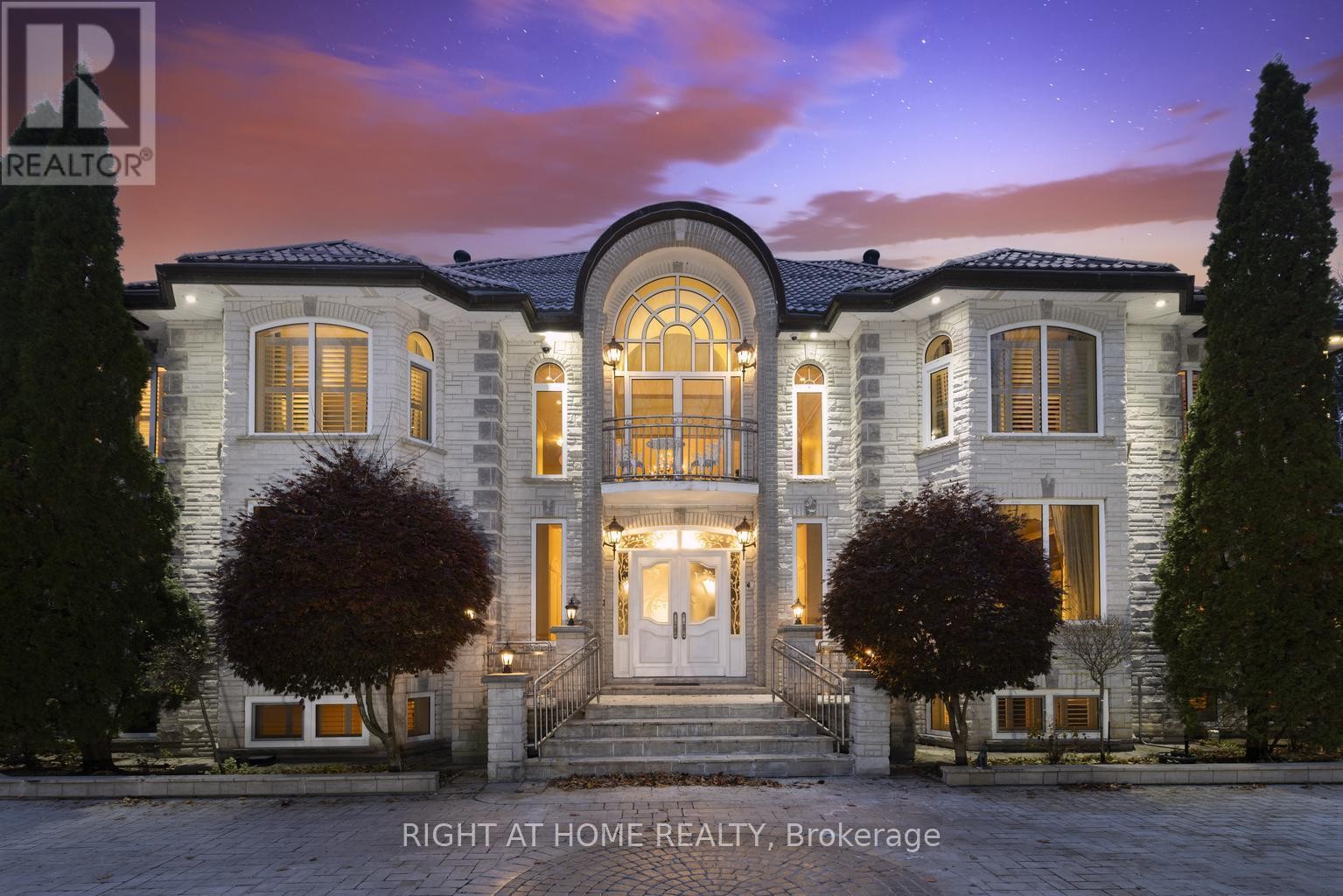












38 SUGARBUSH COURT E

,
Vaughan (East Woodbridge),




Ontario
L4L2Z2

