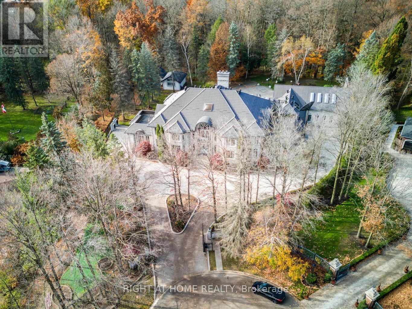 












38 SUGARBUSH COURT E

,
Vaughan (East Woodbridge),




Ontario
L4L2Z2

