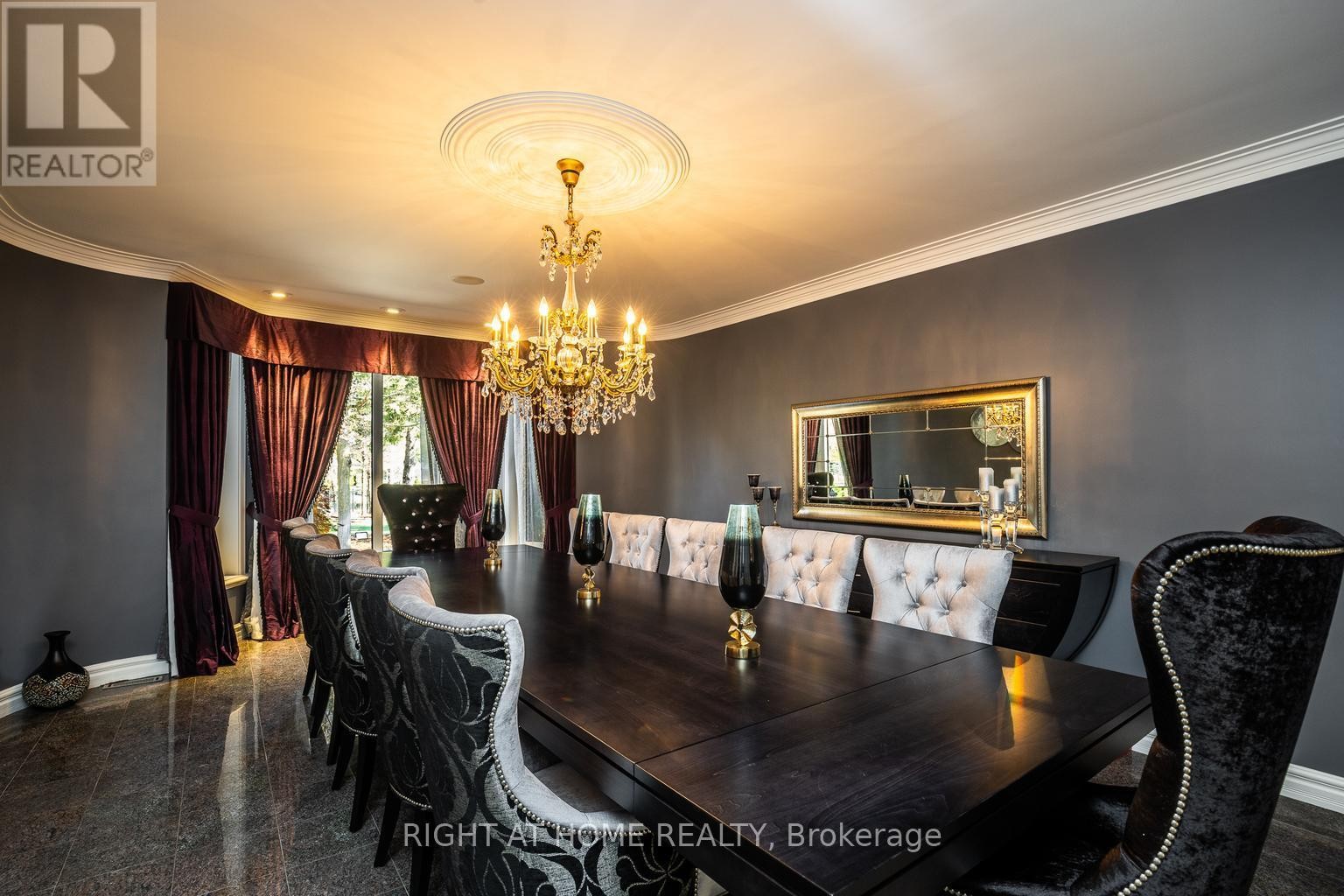 












38 SUGARBUSH COURT E

,
Vaughan (East Woodbridge),




Ontario
L4L2Z2

