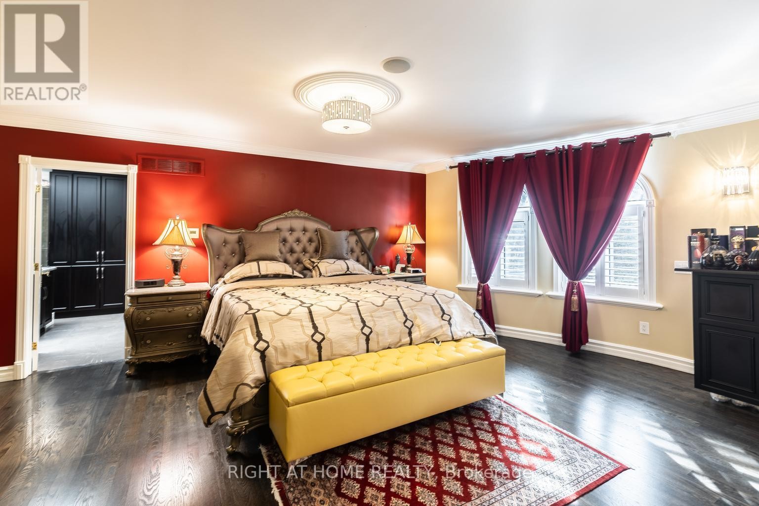 












38 SUGARBUSH COURT E

,
Vaughan (East Woodbridge),




Ontario
L4L2Z2

