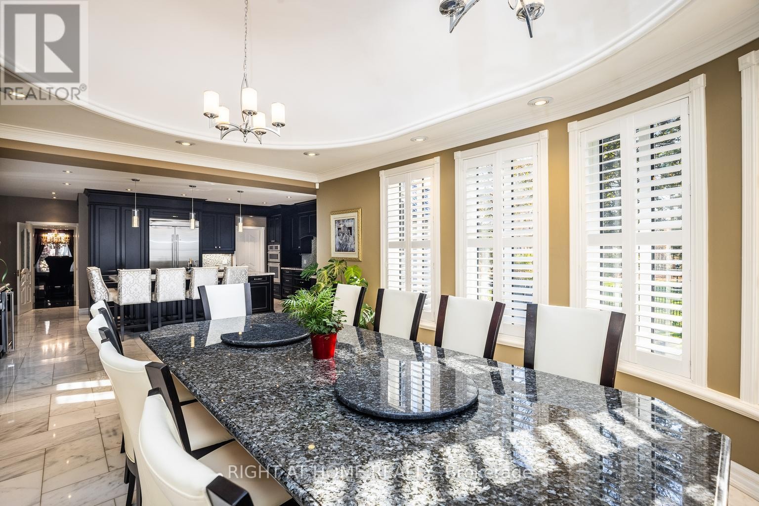 












38 SUGARBUSH COURT E

,
Vaughan (East Woodbridge),




Ontario
L4L2Z2

