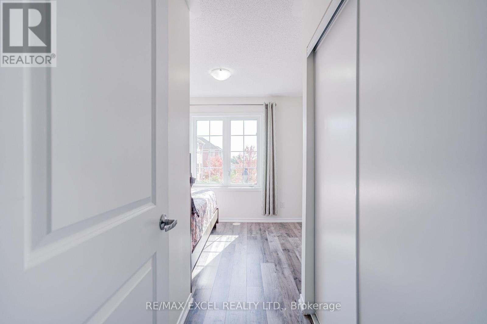 












24 ORMEROD LANE

,
Richmond Hill (Devonsleigh),




Ontario
L4S0G3

