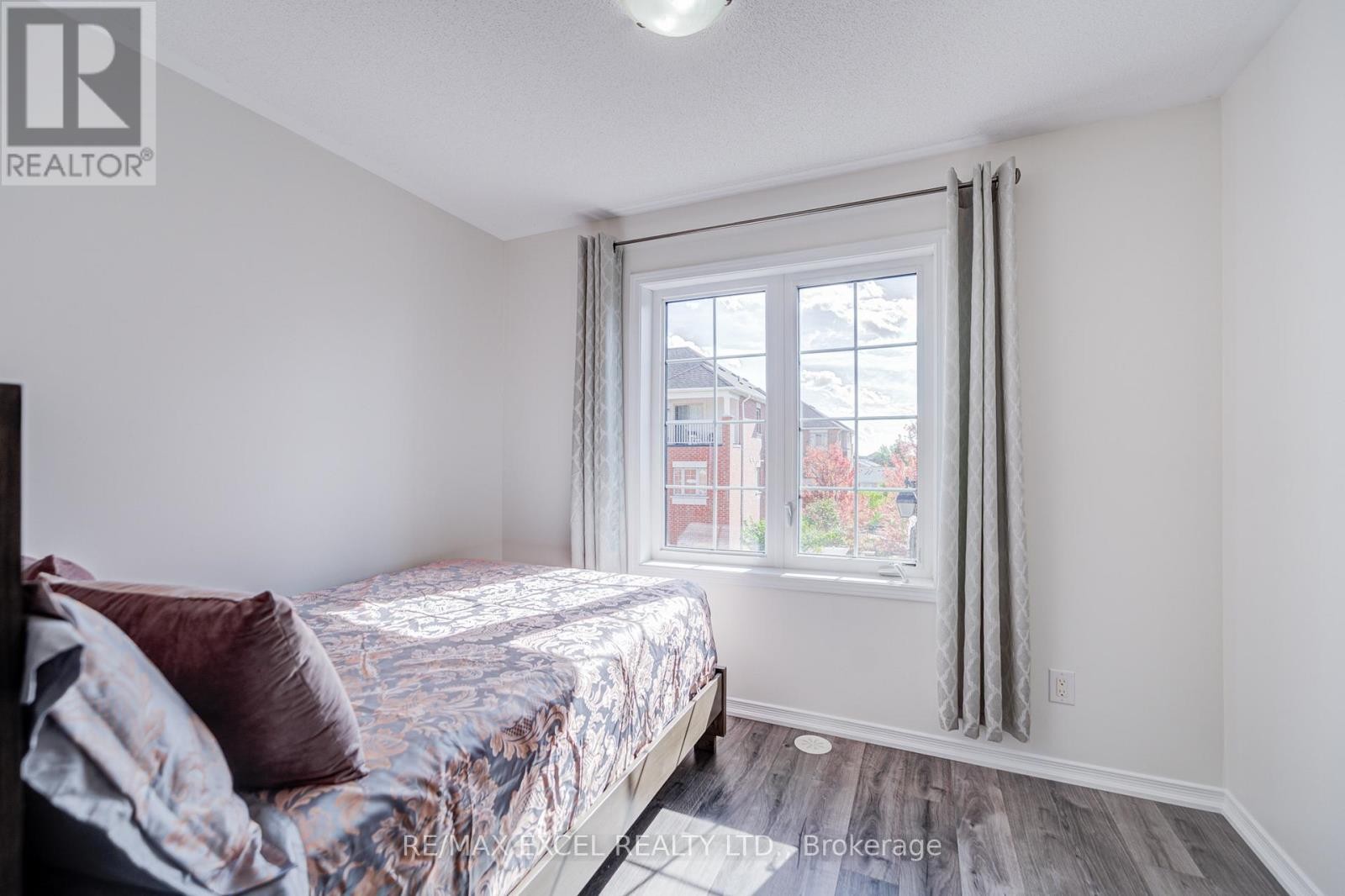 












24 ORMEROD LANE

,
Richmond Hill (Devonsleigh),




Ontario
L4S0G3

