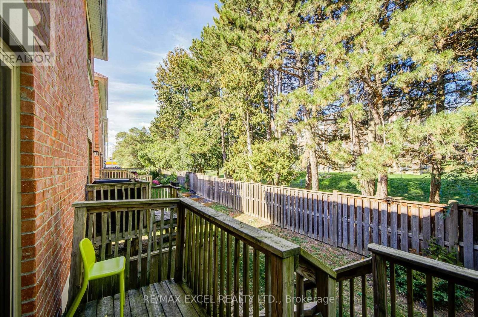 












24 ORMEROD LANE

,
Richmond Hill (Devonsleigh),




Ontario
L4S0G3

