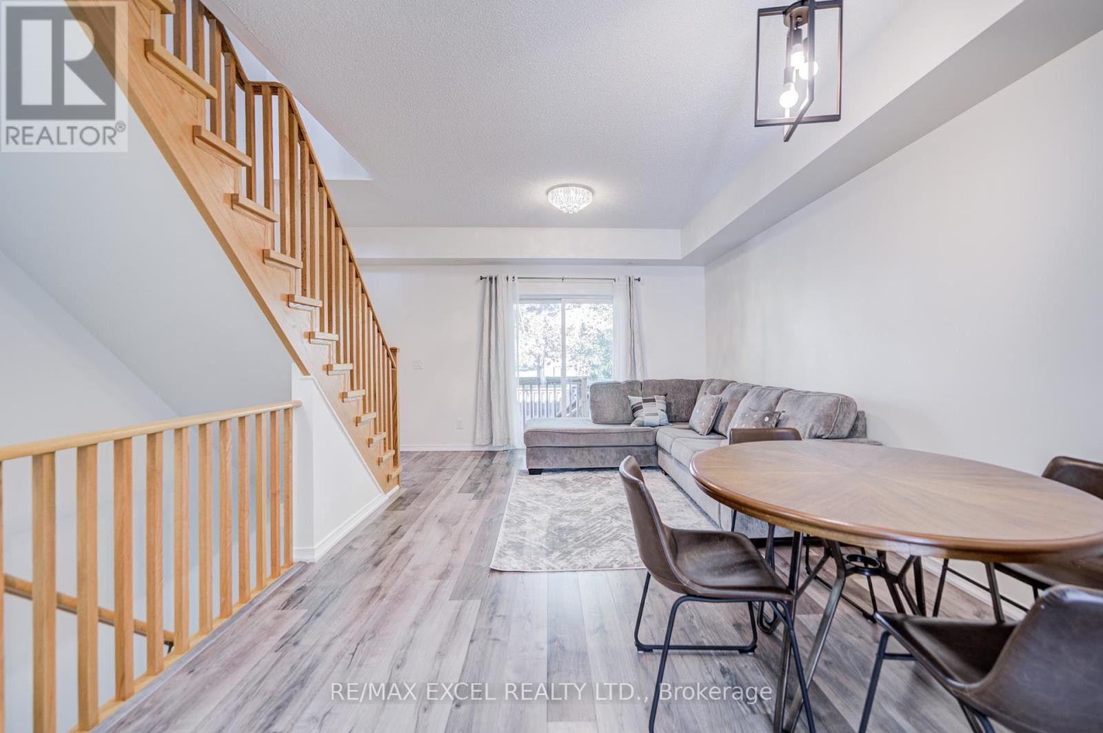 












24 ORMEROD LANE

,
Richmond Hill (Devonsleigh),




Ontario
L4S0G3

