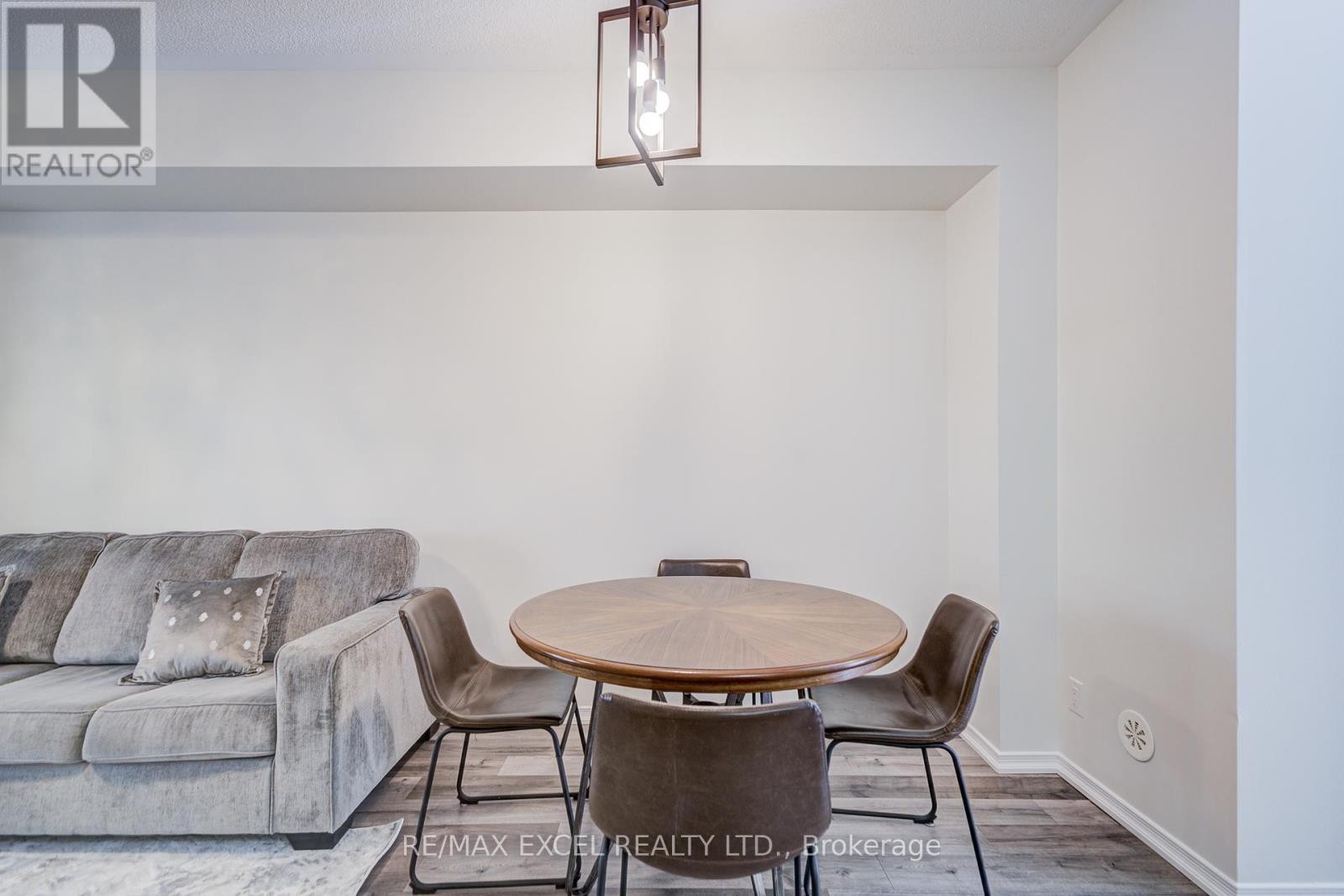 












24 ORMEROD LANE

,
Richmond Hill (Devonsleigh),




Ontario
L4S0G3

