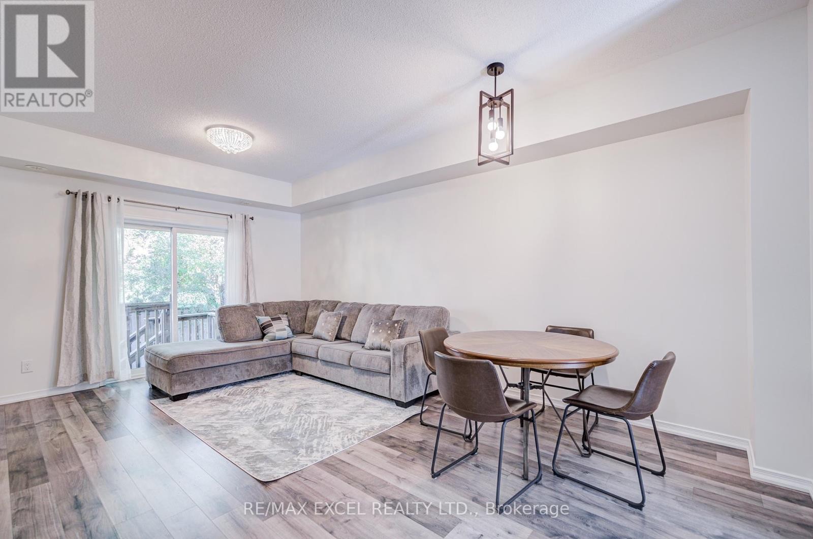 












24 ORMEROD LANE

,
Richmond Hill (Devonsleigh),




Ontario
L4S0G3

