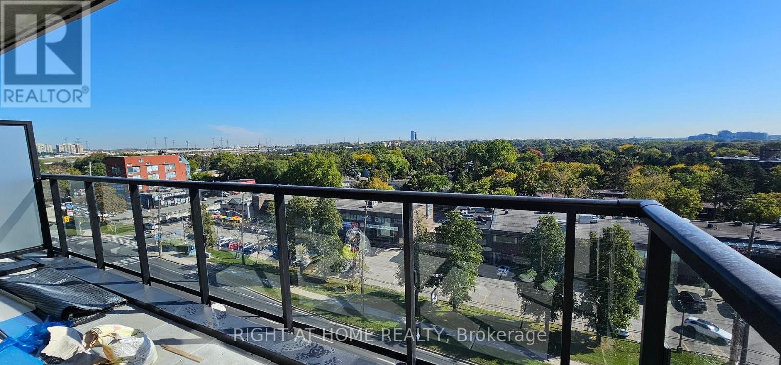 












720 - 8188 YONGE STREET

,
Vaughan (Uplands),




Ontario
L4J1W5

