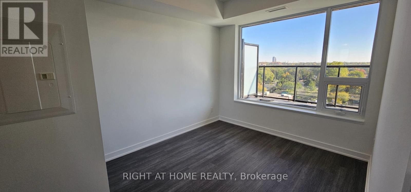 












720 - 8188 YONGE STREET

,
Vaughan (Uplands),




Ontario
L4J1W5

