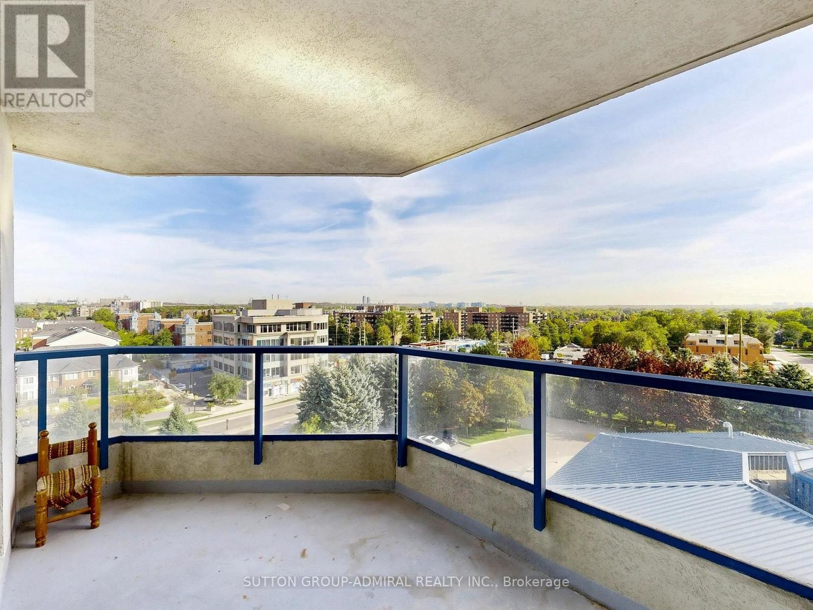 












704 - 1 CLARK AVENUE W

,
Vaughan (Crestwood-Springfarm-Yorkhill),




Ontario
L4J7Y6

